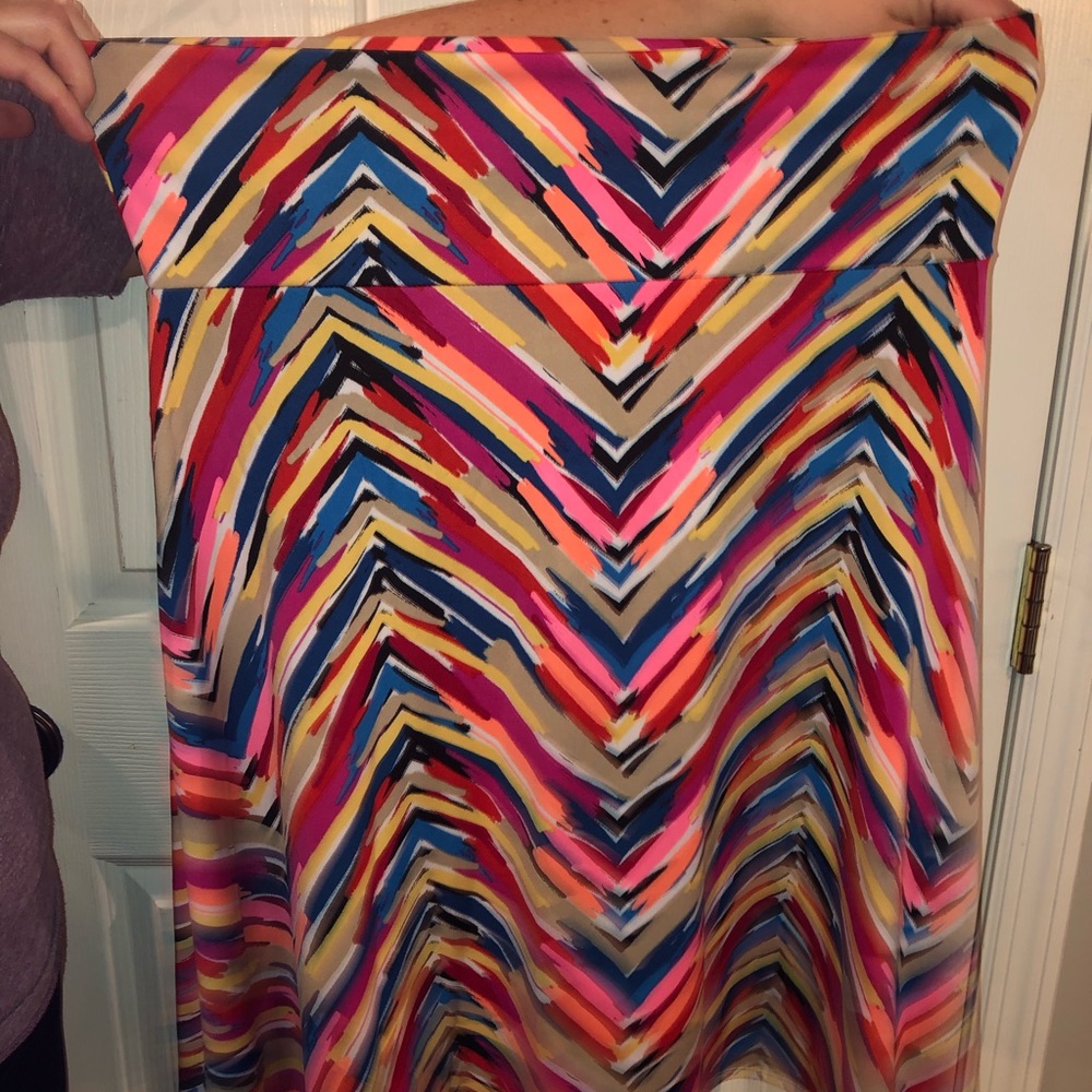 Lularoe Azure skirt chevron print XL